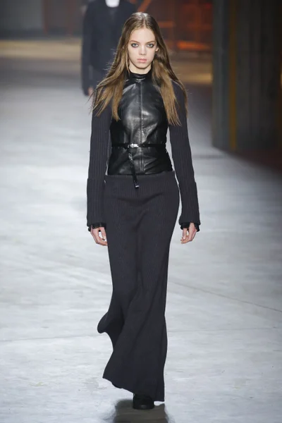 Look 4